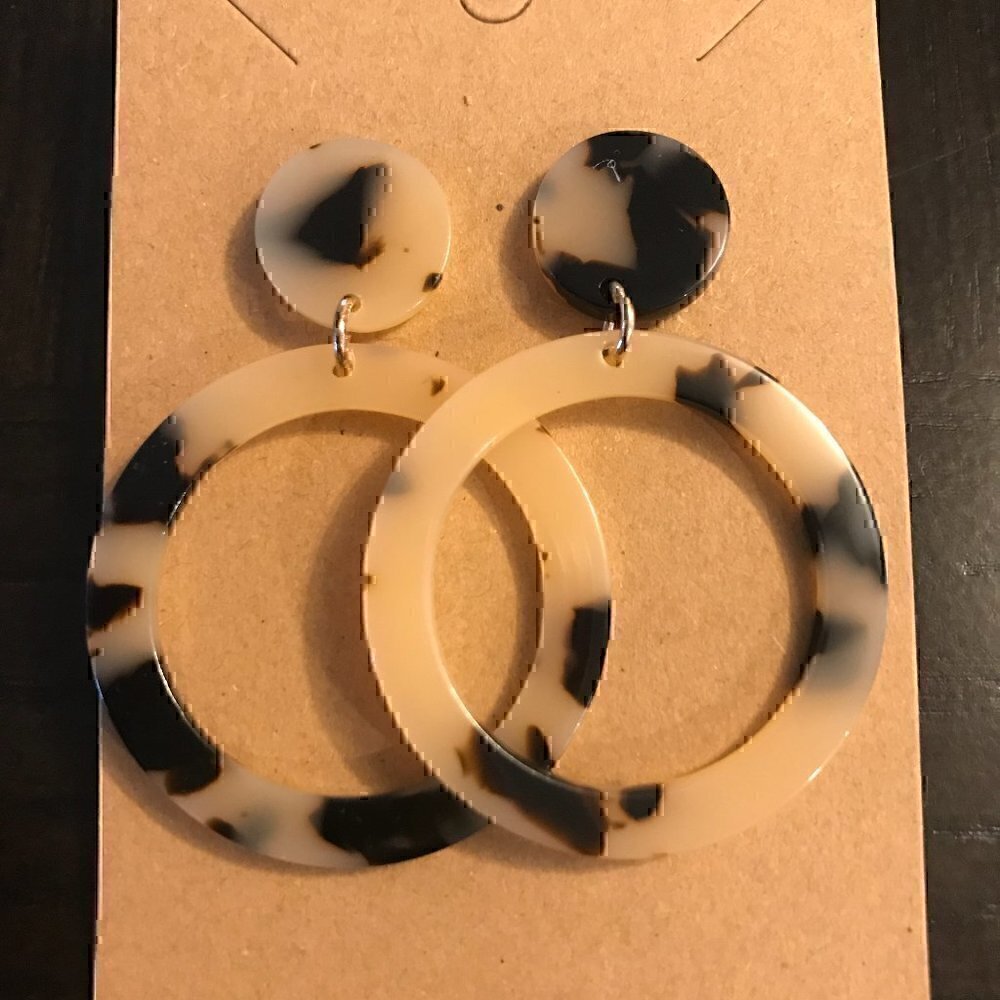 NWT Fashion Black and Tan Dangling Circle Earrings